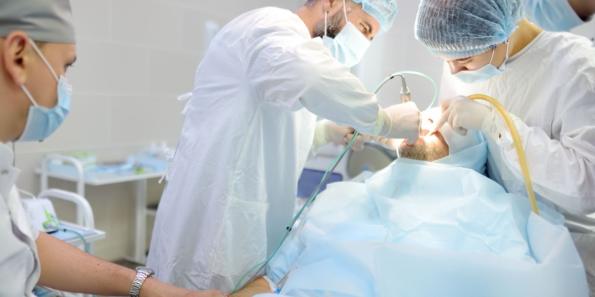 Χειρουργική Εξαγωγή Δοντιών-oradent.gr