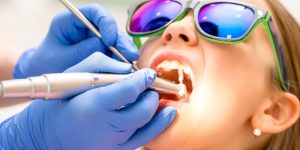 Does teeth cleaning hurt?-oradent.gr